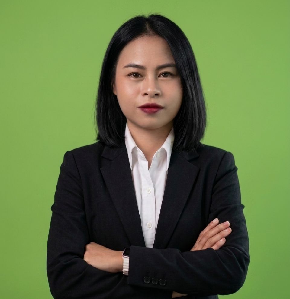 นางสาวธมลวรรณ สมสุข